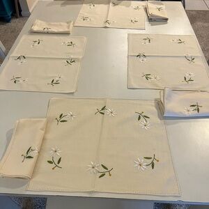 Floral Embroidered Cream Table Linen Set
